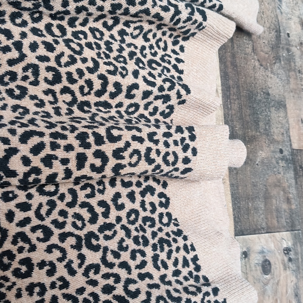 A NEW Day Leopard Tan Black Crew Neck Sweater Sz Lg Women - Picture 6 of 12